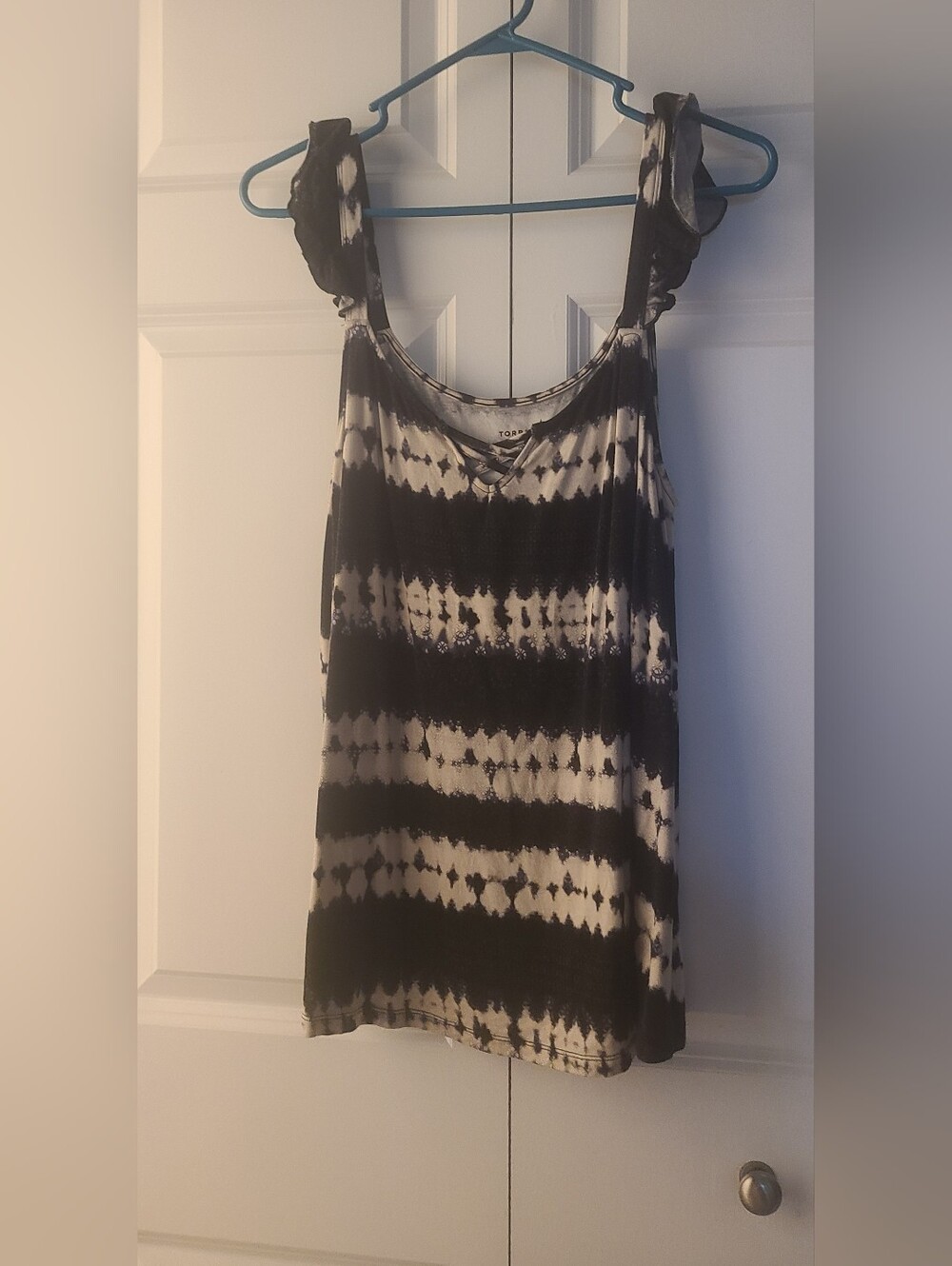 TORRID Super Soft Tank Top Size 1 Blue White Tie Dye